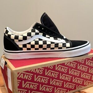 Vans NWT and BOX
Black and White Checkerboard Old Skool Sneakers